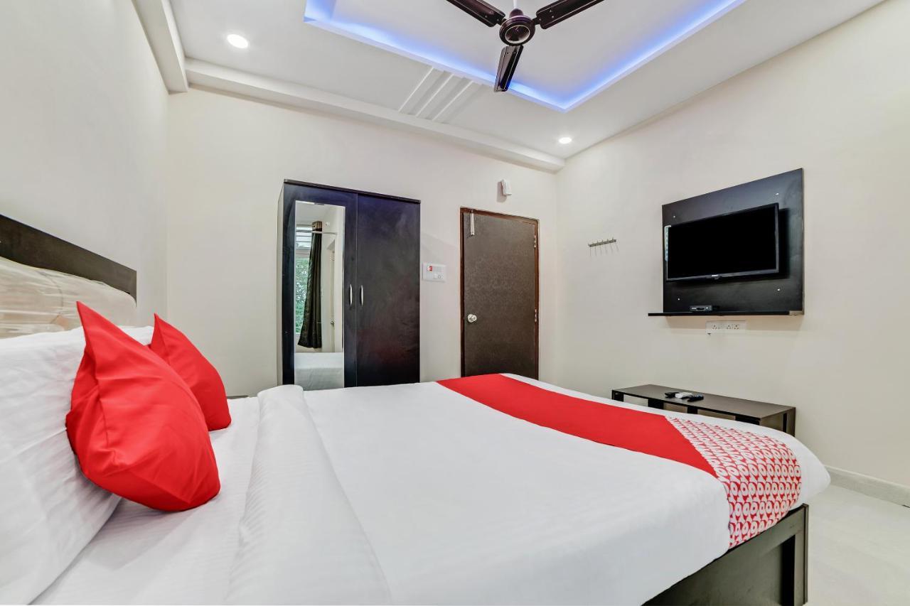 Vaccinated Staff- Oyo Flagship 60526 Five Star Grand Shamshabad Extérieur photo